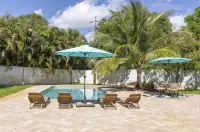 Downtown Pool Home| Mins to Beach | Cabana service - Bãi biển