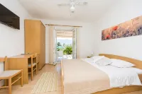 Apartments & Rooms Jokovic - Pensions