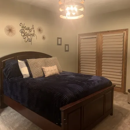 RARE Bridges Bay POOLSIDE condo with LAKE VIEW! - Sleeps 8
