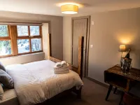 The Milestone - Inns
