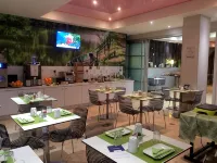 Grand Hôtel Niort Centre - Frühstück