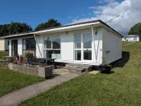 Pet friendly chalet ..  Sleeps 5