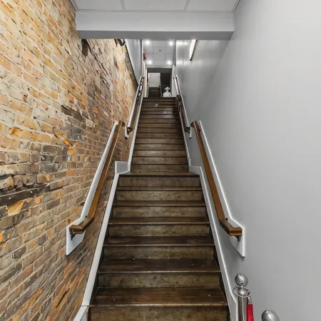 Luxury Downtown Apartment• Walk Everywhere • Fast WiFi • Sleeps 8