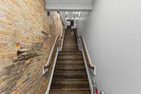 Luxury Downtown Apartment• Walk Everywhere • Fast WiFi • Sleeps 8