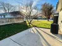 Hometown USA With Hot Tub and Fully Renovated