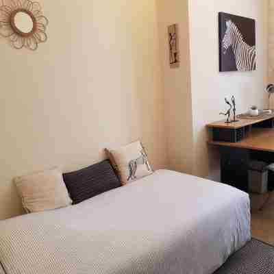 TOWN HOUSE - WHOLE HOUSING Rooms