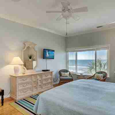 Beach front Luxurious Oversized  Penthouse 2100+ ft² large balcony!Great sunset! Rooms