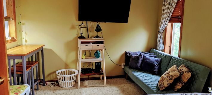 Lake Channel 'Brewhaus' Townhouse: 2 Bedrooms with 6 Levels on Lake Winnebago Hotels in Oshkosh