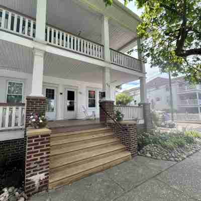Charming 2-bedroom apartment, steps from the Wildwood Beach and Boardwalk Hotel Exterior