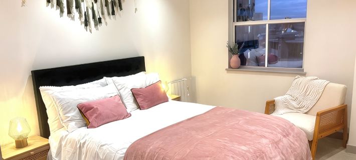 Stylish apartment on the Poole Quay-free parking 2 mins away Hotels in Poole