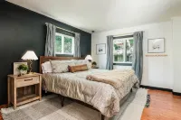 Near Boyne & Lake Michigan ~ Hot Tub ~ Pool ~ Game Room ~ Fire Pit