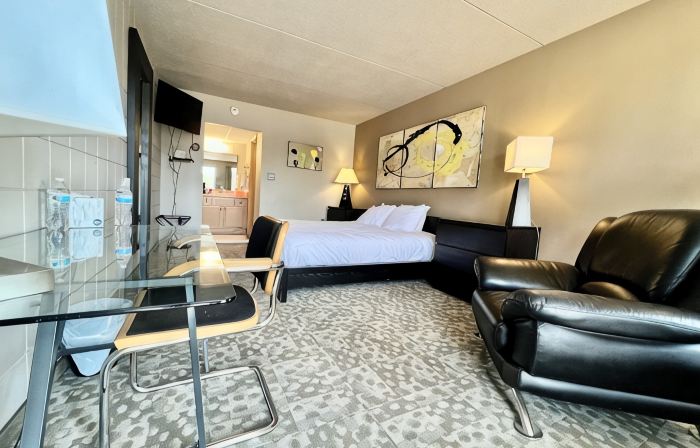 Downtown CF Studio - Free Gated Parking! 521
