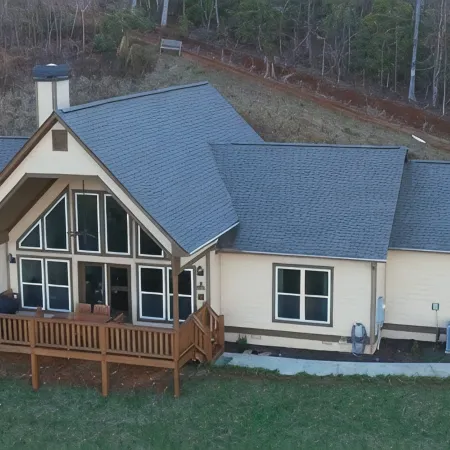 Private Retreat on 7 Acres, Mountain Views, Firepit, King Bed, Sleeps 6.