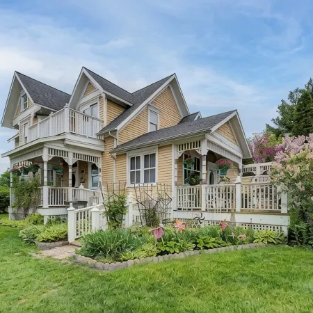 Charming Victorian, Private Hot Tub