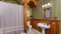 Private 3 room Queen Suite w/Kitchenette - balcony