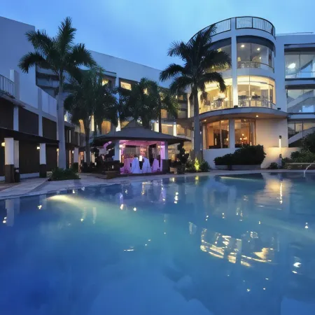 The Avenue Plaza Hotel