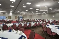 DoubleTree by Hilton Manhattan, KS - breakfast
