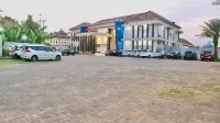 El Malik Hotel Sumenep - Park Yeri