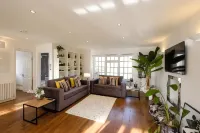 Riverwalk Apartment North - parking