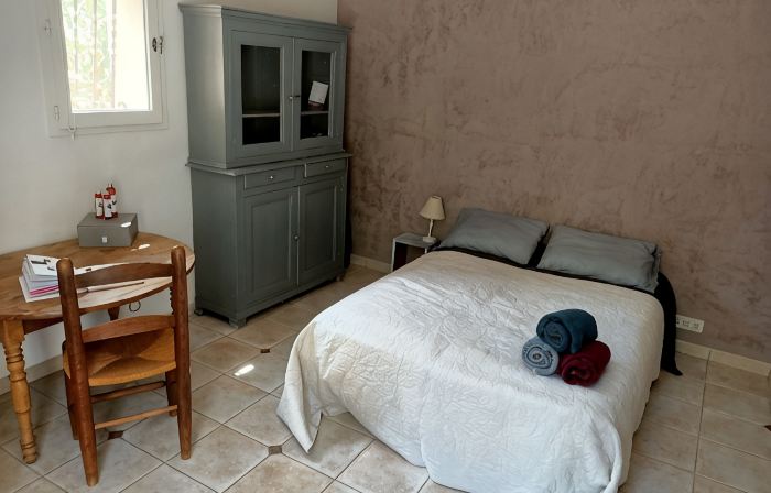 Charming house at the foot of the Luberon (rated 4 stars)