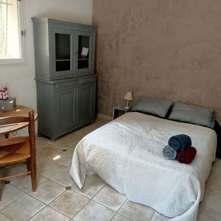 Charming house at the foot of the Luberon (rated 4 stars)