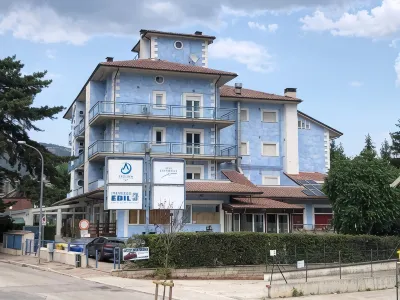 Azzurro Hotel Residence Hotele w: 