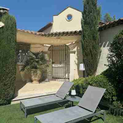 Exceptional Villa in Provence's Luberon Region with a Pool and Breathtaking Views Hotel Exterior