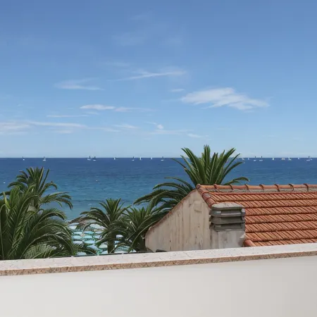 Penthouse on two levels at 20 meters from the sea in the center of Loano