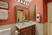 1bd, 1.5ba Historic District and River Front-Walk to Everything! - Bungalows
