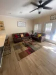 Quiet neighborhood conveniently located to Ft Novosel/downtown Enterprise! - 3つ星