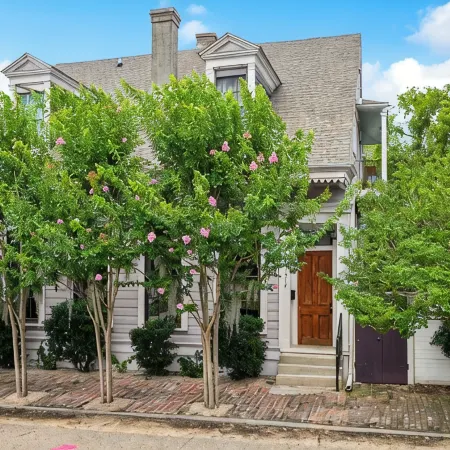 Upscale and Historic, 2 blocks to Streetcar, 4 to French Quarter, 6 to Frenchmen