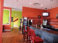 Days Inn by Wyndham Oromocto Conference Centre - Quầy bar
