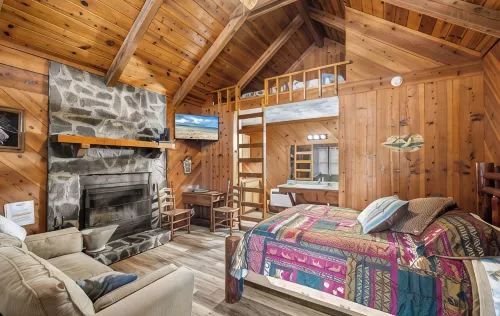 Bear Paw Cottage #5  Queen Log Bed: Cozy!: Pet Friendly; 2 Adults/2 Children - 鄉村度假屋
