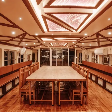Honeymoon Houseboat