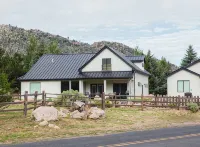 Premier Pine Valley Cabin - Hytter