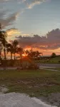 2 Bedrooms, Bay WaterViews, Beaches, shops, Marina, fishing, all near by