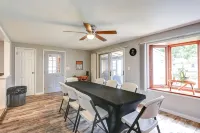 Great neighborhood!  3 bed 2 full bath close to shopping, restaurants, U of I - Bintang 3