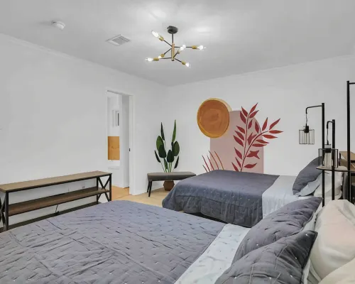 Stylish Boho Home-5Brs- amazing Pool-Patio- 2tvs- DeerPark Hotels in Deer Park