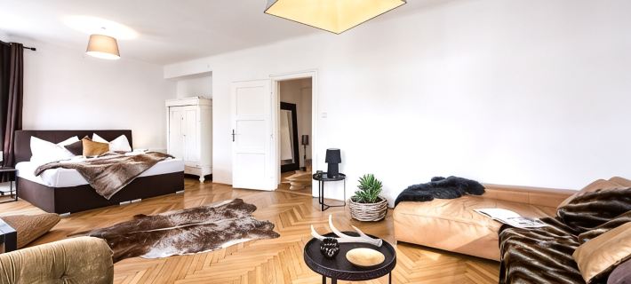 up to 16 pax, BBQ, sunbeds, bikes, close to ski areas, lake region and town Hotels in Salzburg