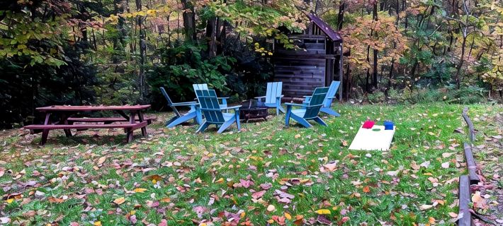 Stream-Front Serenity: Relax with the family at this peaceful place to stay! ファイエットのホテル