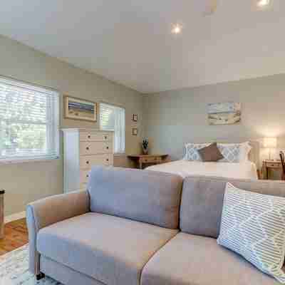 Spacious studio in Downtown Dunedin! Super Cute and Comfortable! Rooms