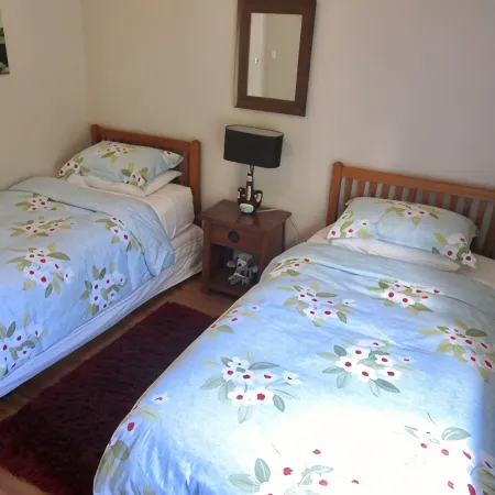 Greytown Cottage, Fast Fibre, SkyTV, all Linen and Cleaning fee included.