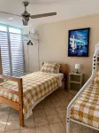 Spacious 3 bedrooms penthouse, near Combate Beach: Pools, Fun & Amazing Sunsets - Homestays