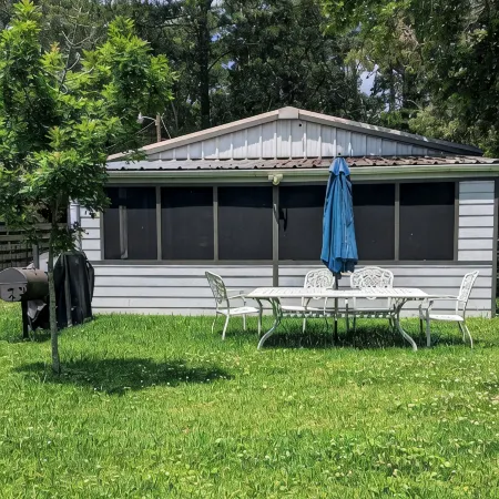 Cozy Barn w/ Pool Access and Near Lake Conroe