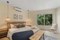 Treehouse Hideaway in Tamarindo Jungle with Pool & Open-Air Living Room - مسبح خاص