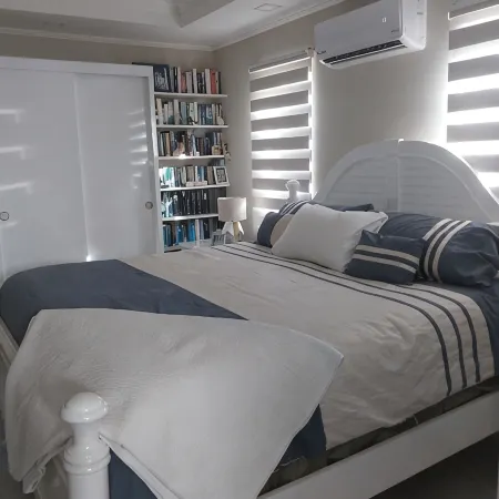 Cozy private one bedroom 3 minutes from the beach and the famous Flying Fishbone
