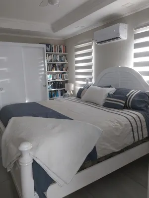 Cozy private one bedroom 3 minutes from the beach and the famous Flying Fishbone - Wifi