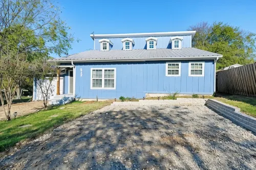 Lakeside Retreat, Hot Tub and Private Fishing Deck - Gym