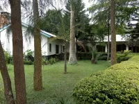 Kasi Tembo Rest House - parking