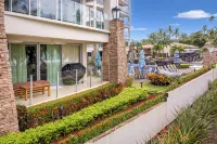 Magnificent Luxury True Beachfront Condo Unbeatable Commodities  - 3 Br / 3.5 B - 4 Sao